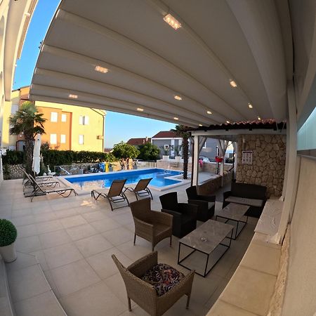 Apartments Sun Dance With Heated Pool Novalja Luaran gambar