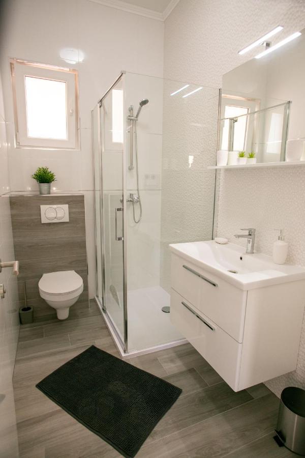 Apartments Sun Dance With Heated Pool Novalja Luaran gambar