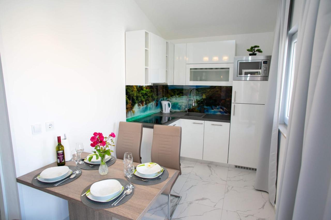 Apartments Sun Dance With Heated Pool Novalja Luaran gambar