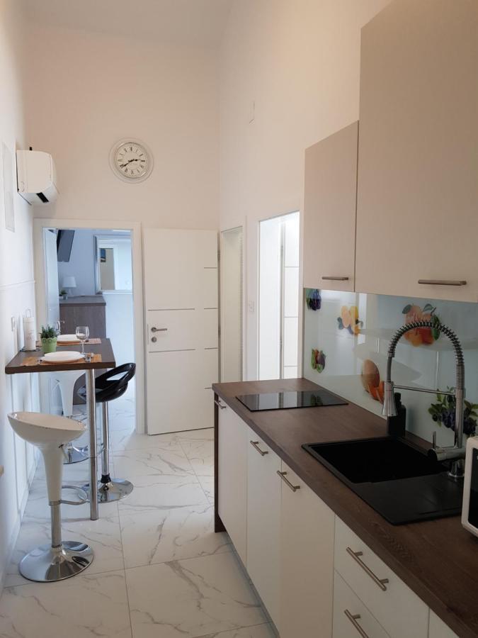 Apartments Sun Dance With Heated Pool Novalja Luaran gambar