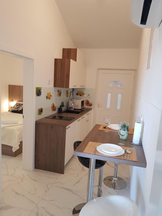 Apartments Sun Dance With Heated Pool Novalja Luaran gambar