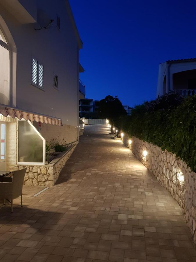 Apartments Sun Dance With Heated Pool Novalja Luaran gambar